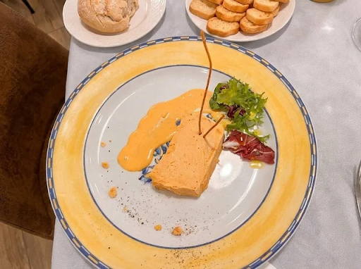 Pain de cabracho avec garniture