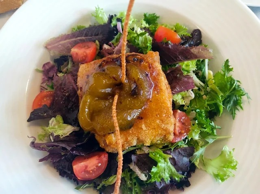Salade à l'escalope croustillante